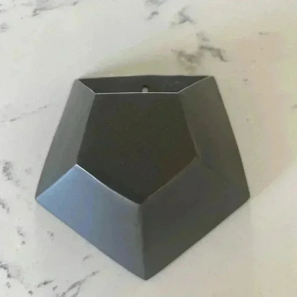 Wall metal decor with faux pineapple grass - Picture 5 of 8